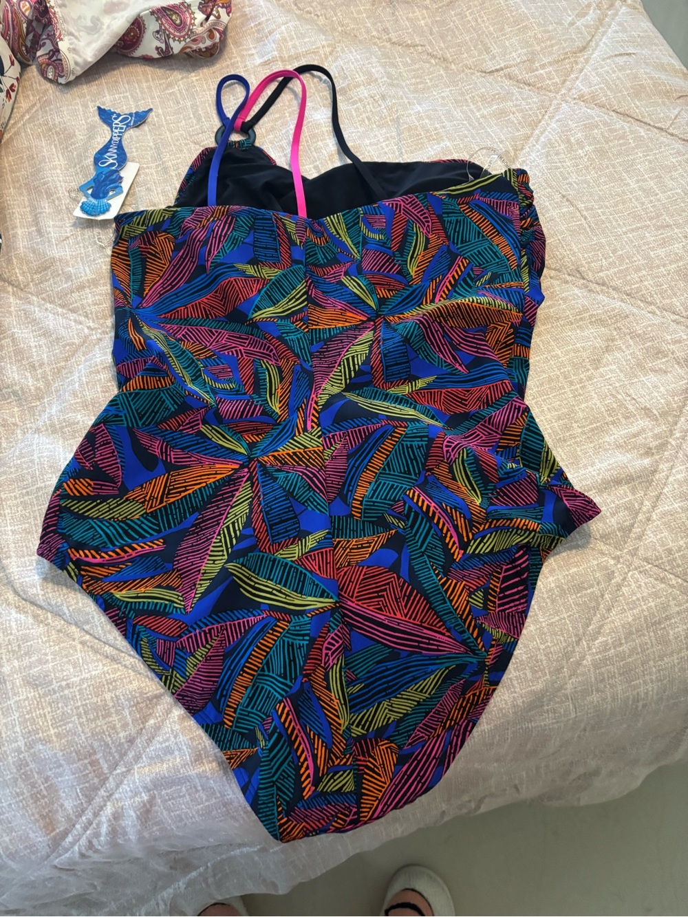 NWT luxury brand Skinny dippers woman’s one shoulder design swimsuit L